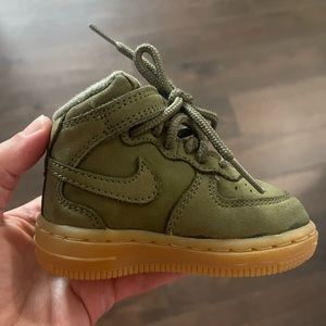 Brand New Nike shoes size 4C  no Box